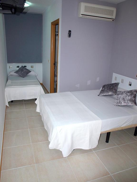 Hostal El Parque San Martin De La Vega Exterior photo